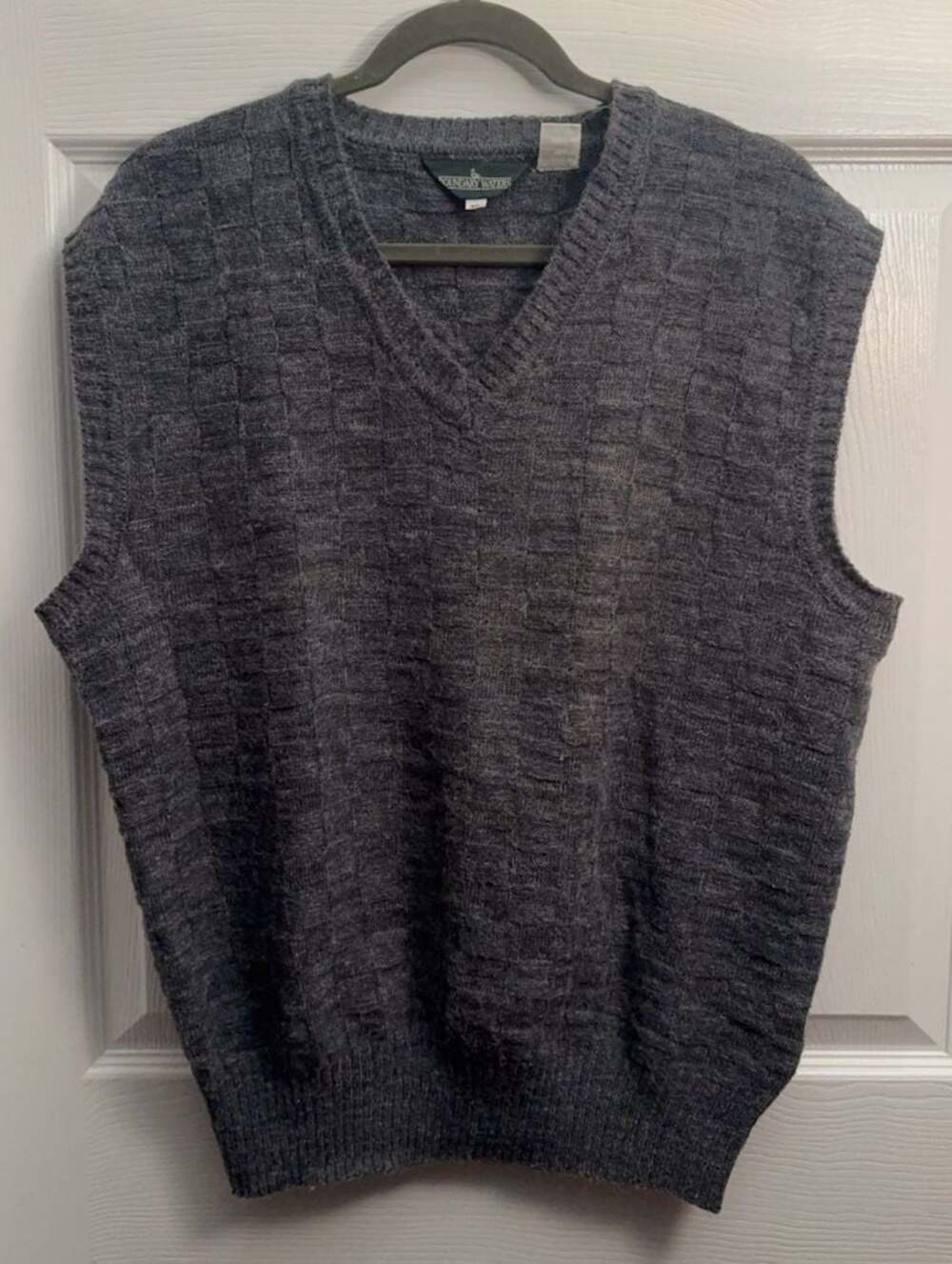 Boundary Waters Men's Gray V-Neck Textured Knit Sweater Vest Size XL